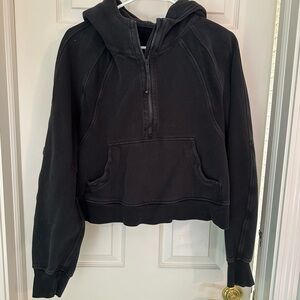 Black lululemon scuba